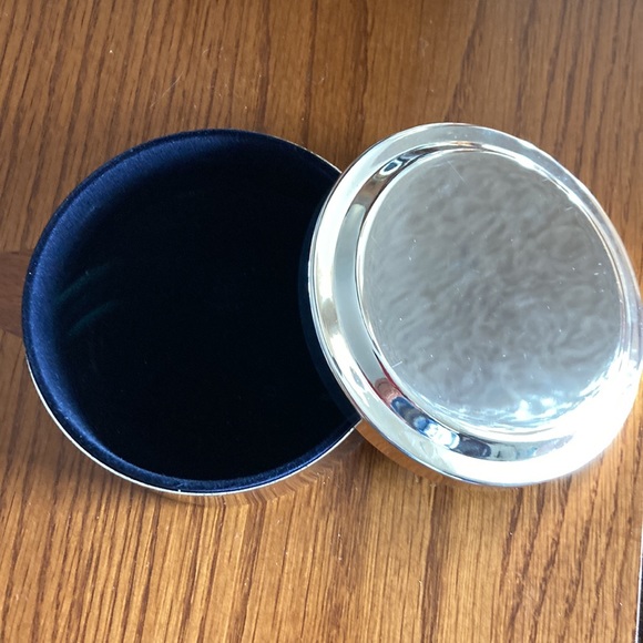 Sheridan jewelry non tarnish jewelry box - Picture 3 of 5